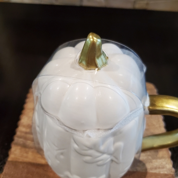 Gorgeous White Pumpkin Mug with Lid-NWT - Picture 3 of 4